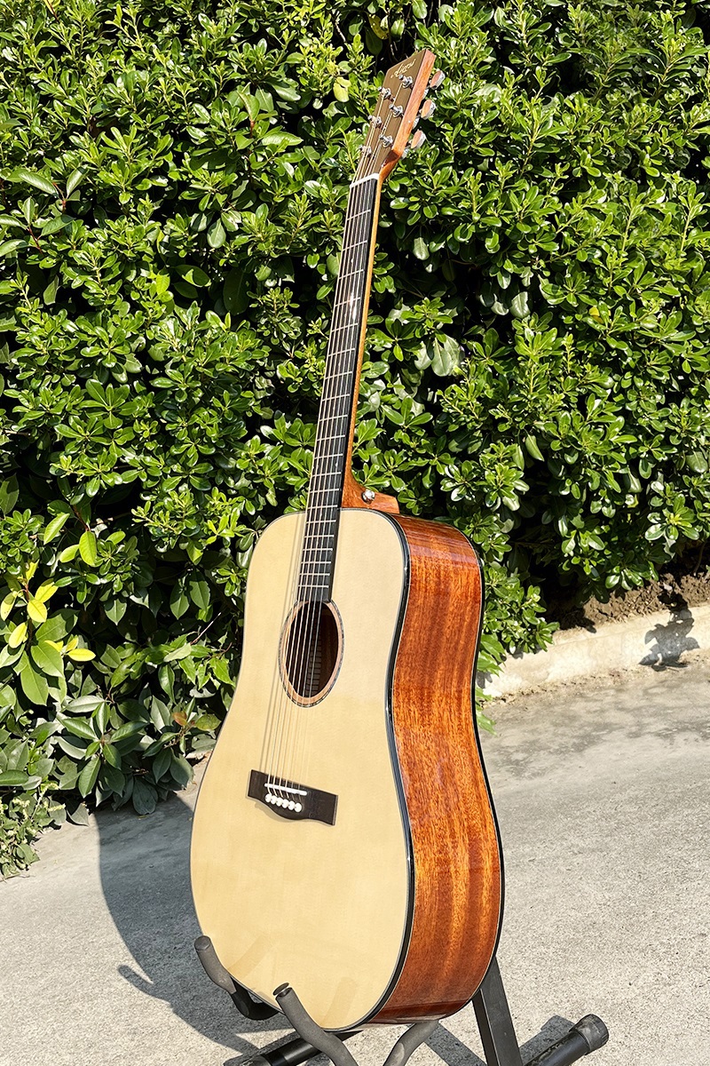 Glossy Solid Sitka Spruce Top Mahogany Dreadnought Acoustic Guitar