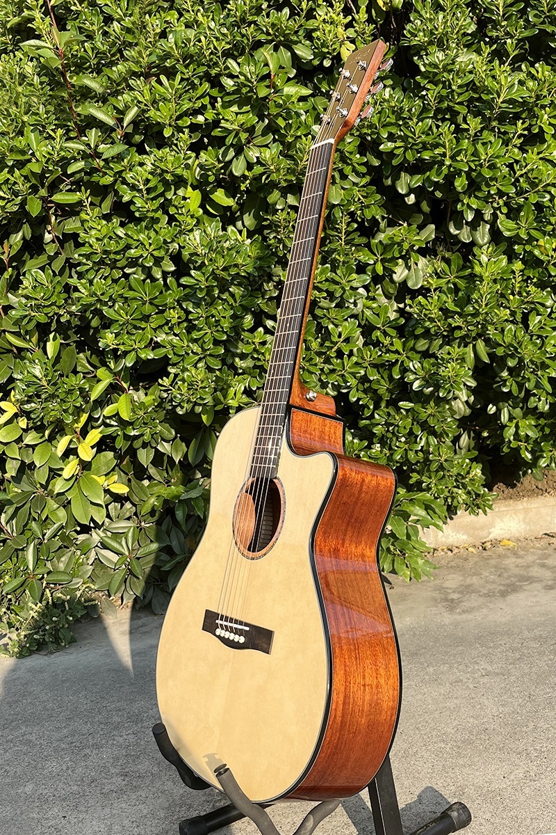 Grand Auditorium Body Glossy Solid Spruce Top Mahogany Cutaway Acoustic  Guitar